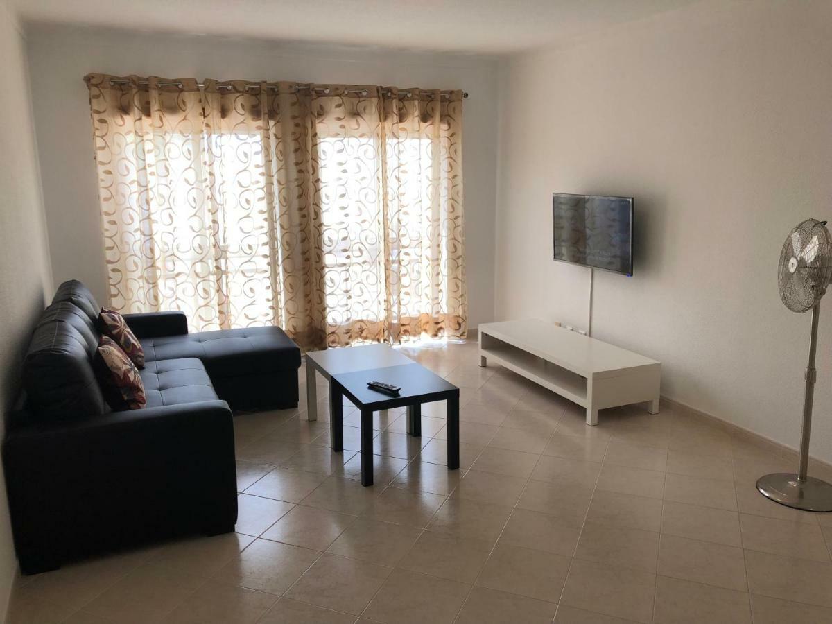 Olinda'S 2 Bedroom Apartment Lagos Esterno foto