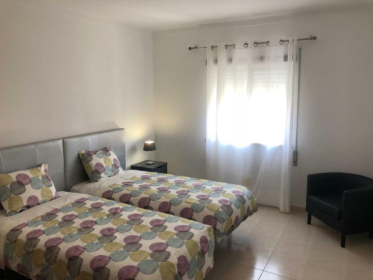 Olinda'S 2 Bedroom Apartment Lagos Esterno foto